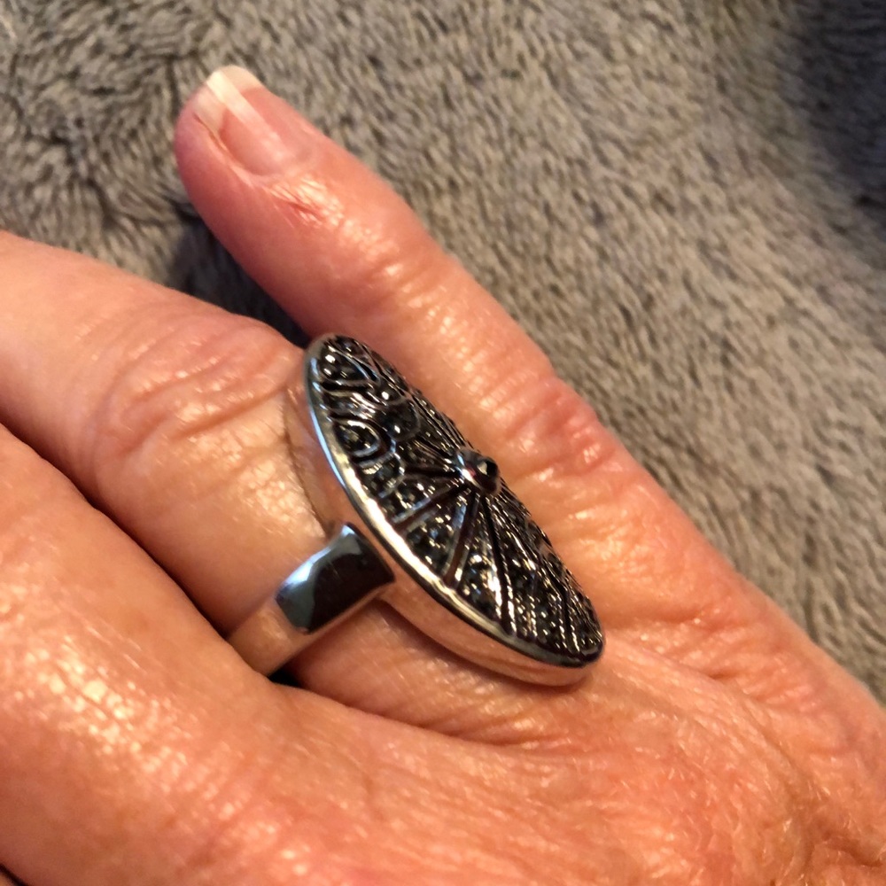 Silver ring - Picture 2 of 2